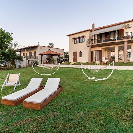 Villa Karolina 네아 포티데아 외부 사진