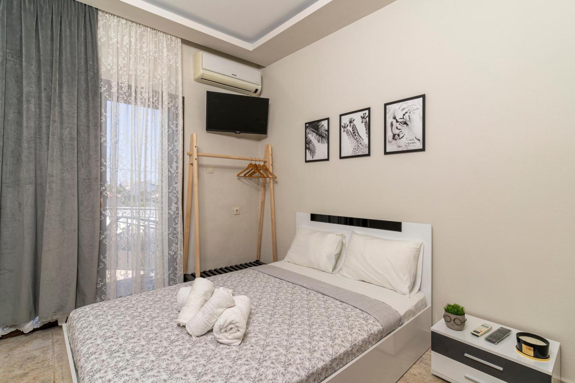 Villa Karolina 네아 포티데아 외부 사진